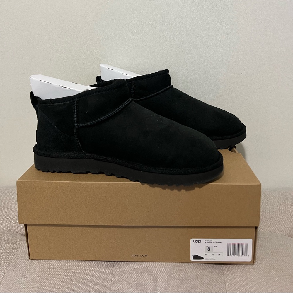 NWT UGGS ULTRA MINI BLACK SIZE 8